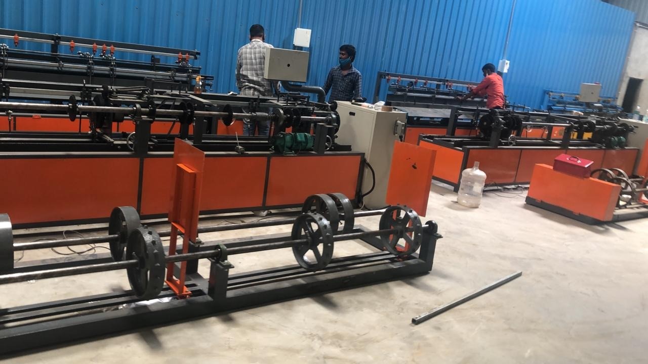 India customer bought chain link fence machine