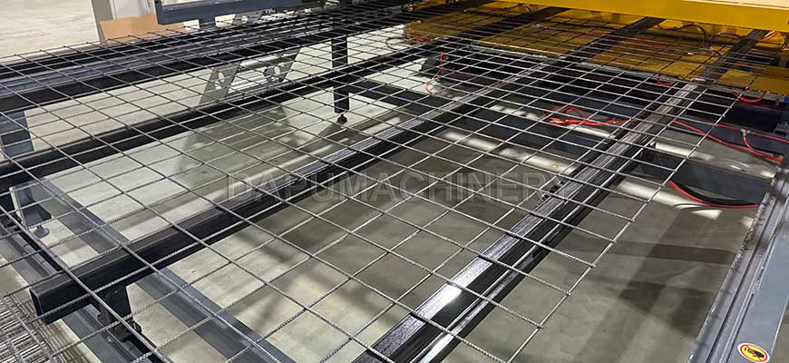 Welded-metal-fence-panels